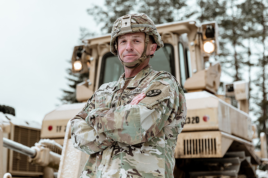 #StrongerWithAllies: US combat engineer’s job is digging foxholes to protect armored vehicles