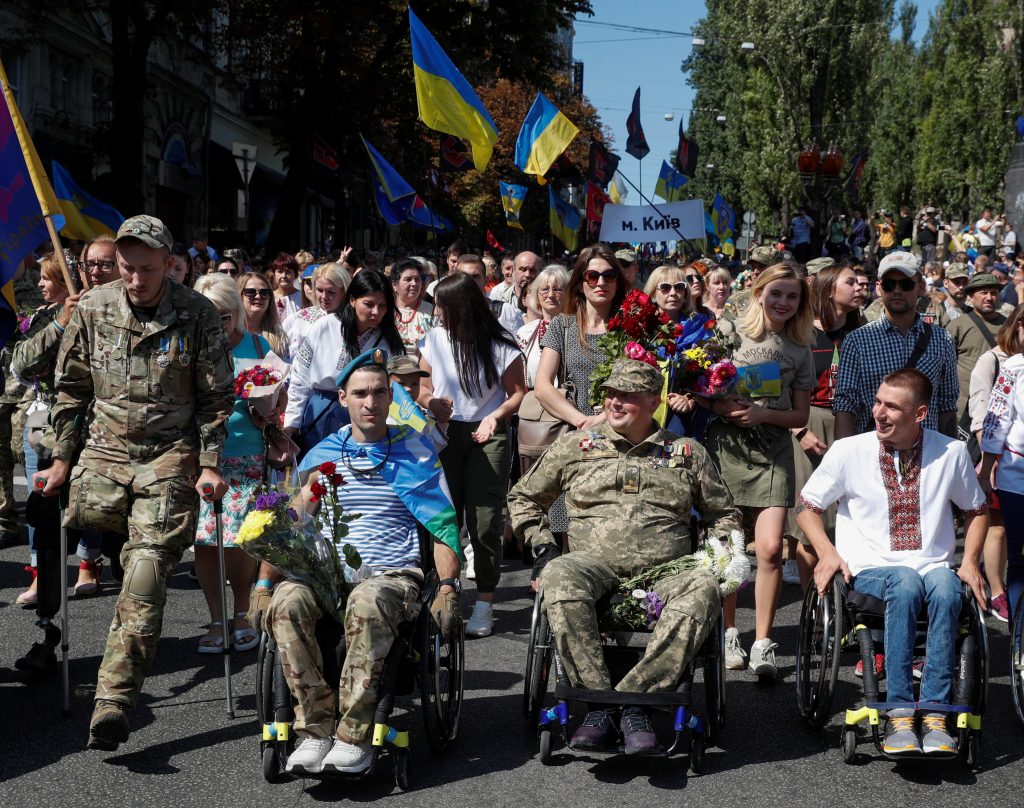 Removing the stigma: Ukraine launches suicide prevention hotline for veterans