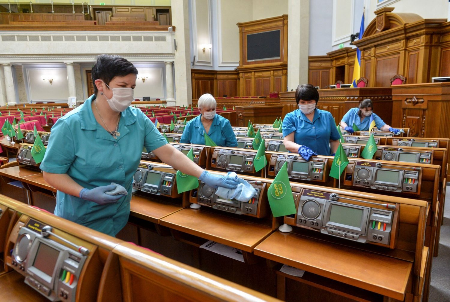 Ukraine adds political drama to coronavirus crisis