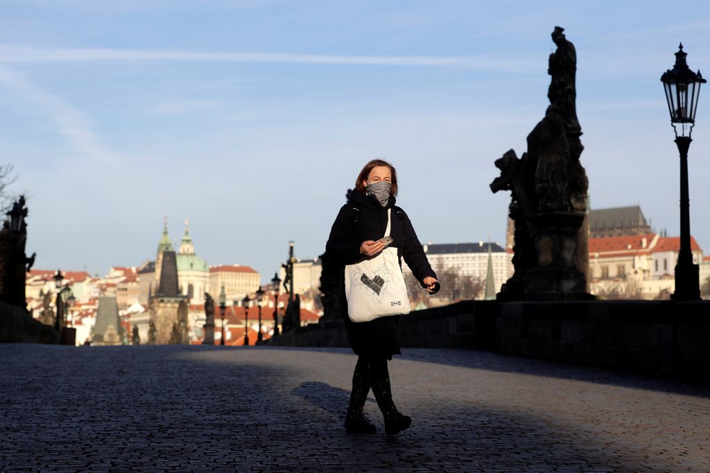 Strict measures—including compulsory face masks—help Czechs get grip on COVID-19