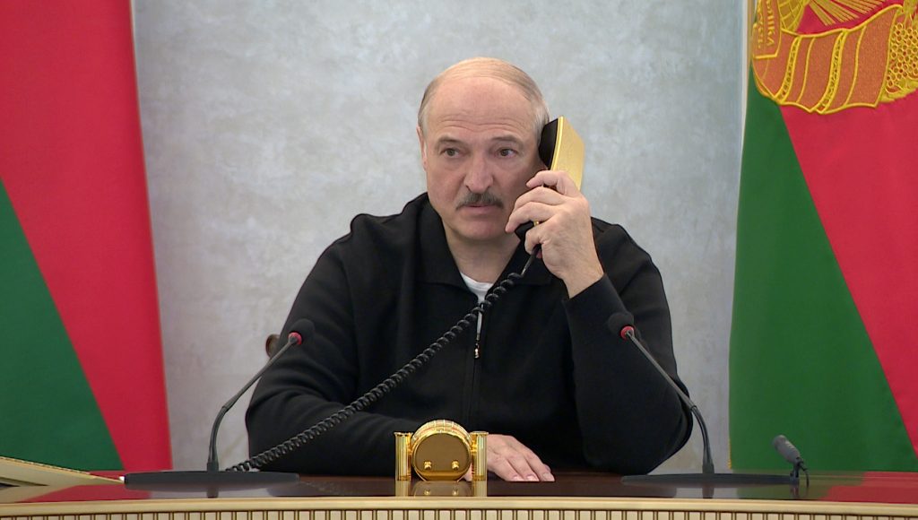 Belarus crisis: Can Lukashenka survive a collapsing currency?