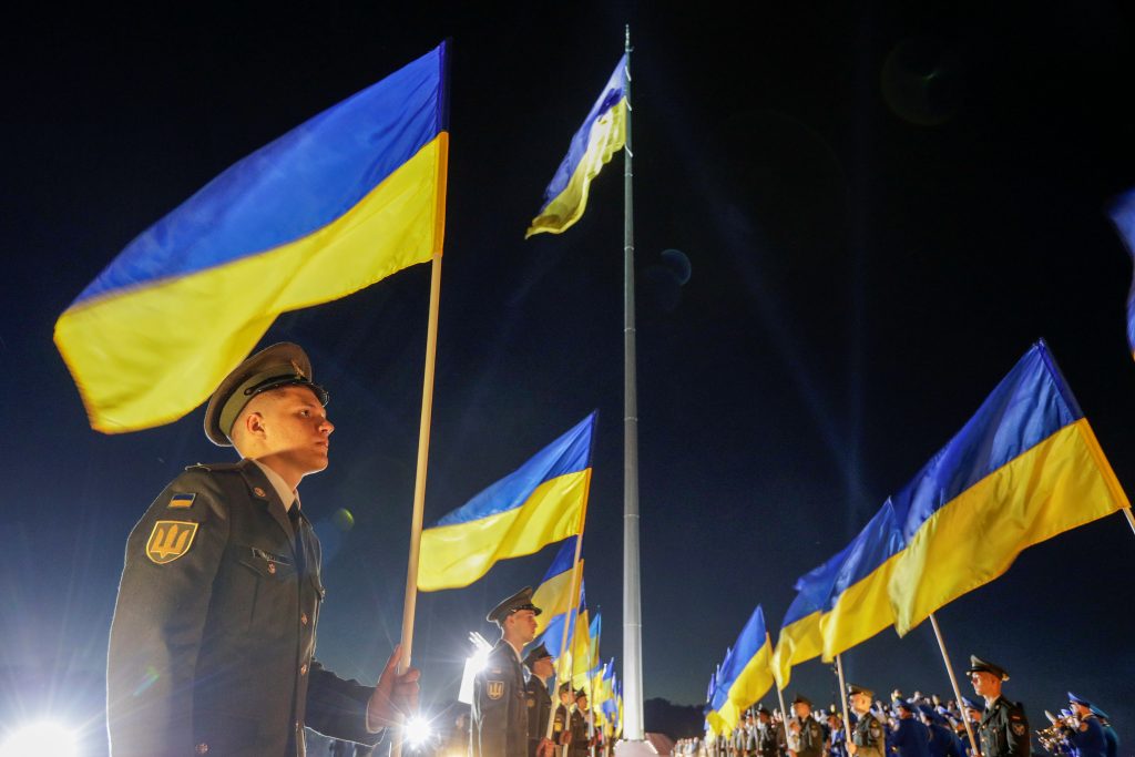 For Russians living abroad and denouncing Ukraine's invasion, a new flag  symbolizes opposition to Putin · Global Voices