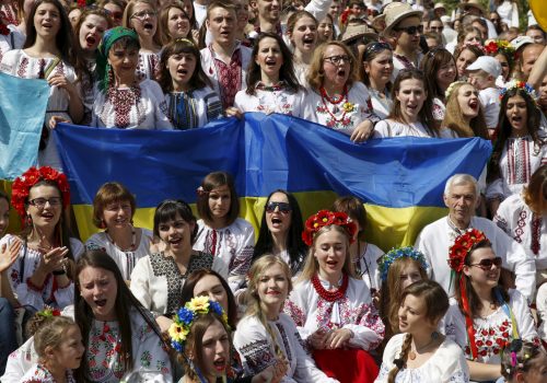 Overcoming polarization in Ukraine