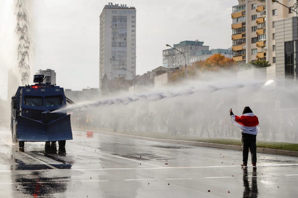 Belarus protest crackdown sparks IT industry exodus