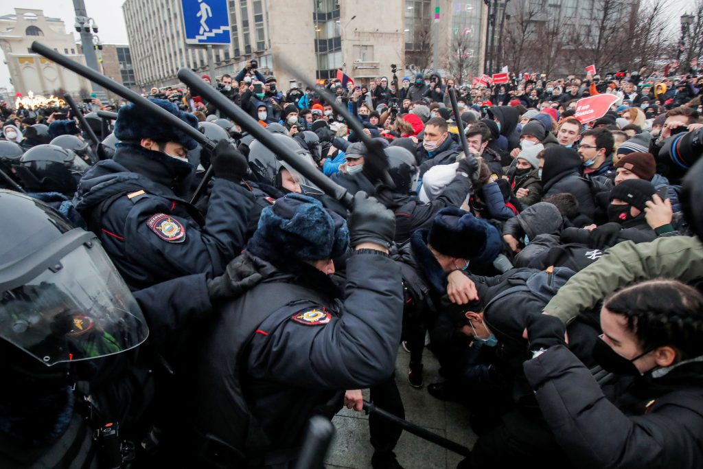 Russia’s Navalny protests provoke mixed emotions in Ukraine