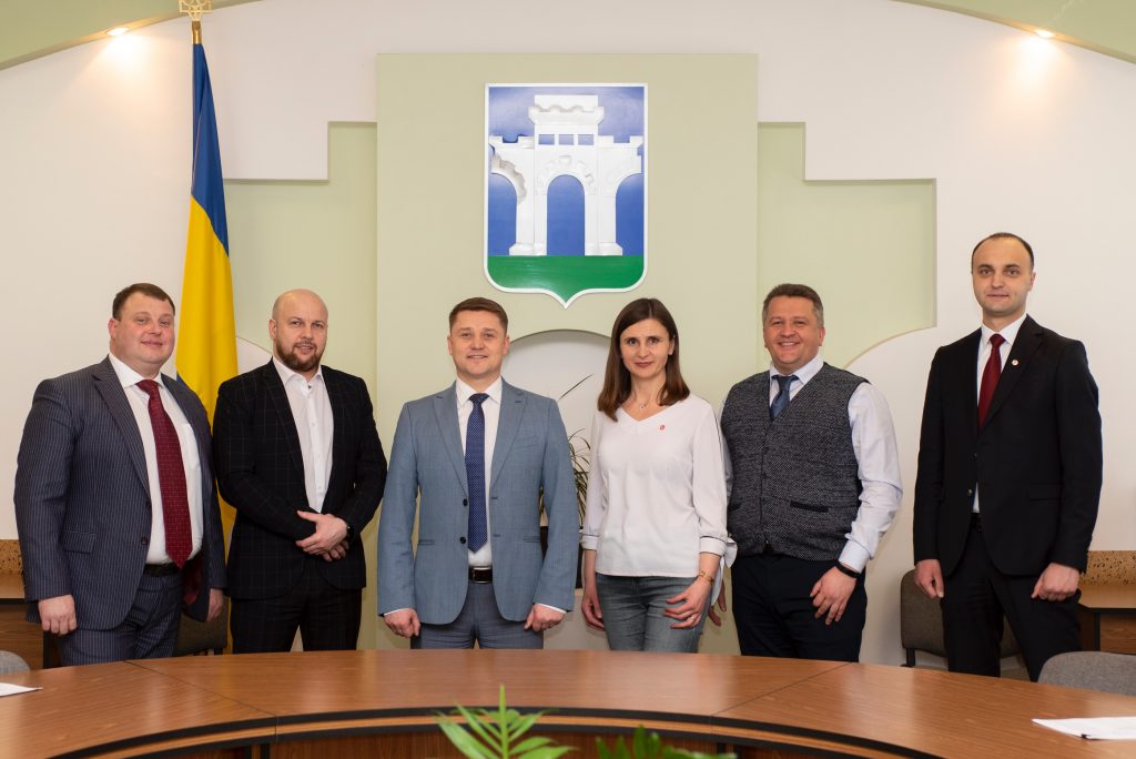 Young Ukrainian mayor offers hope of a new politics