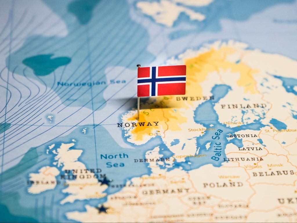 the flag of Norway in the world map