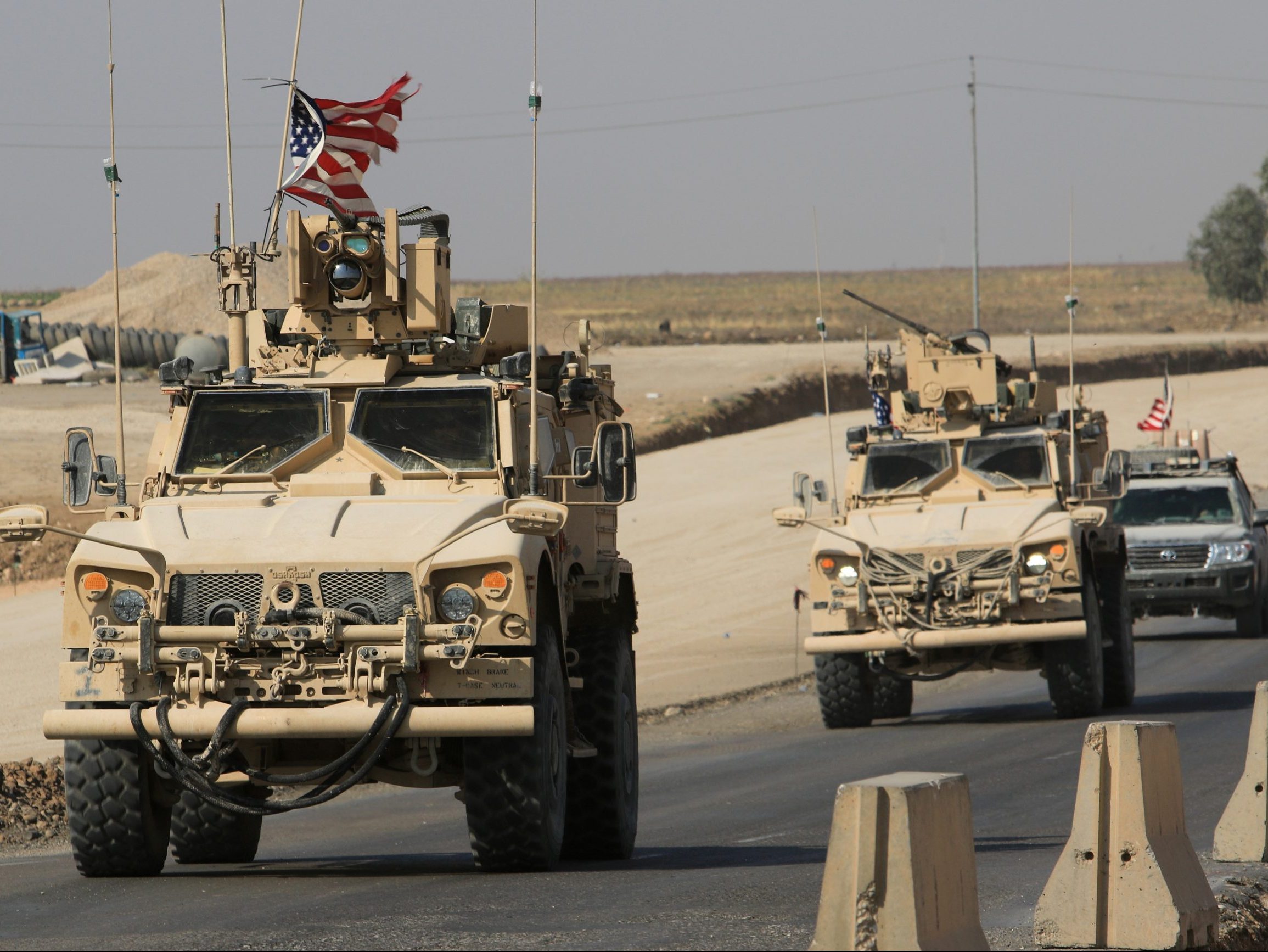 Нападение на америку. Американская Военная конвой Хамви. Военная база США В Сирии. Конвой армии США В Ираке.