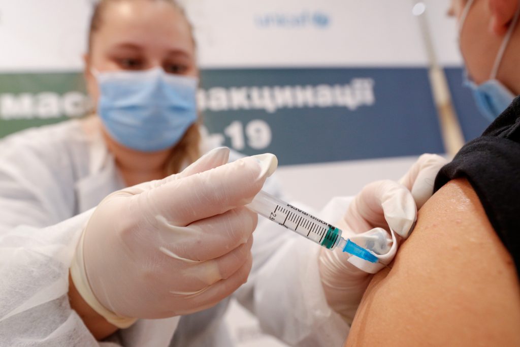 Ukraine MPs fight back against fake Covid vaccination certificates