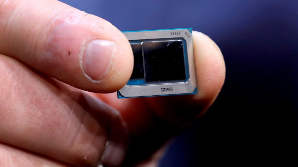 Intel CEO: Expect semiconductor shortages into 2023