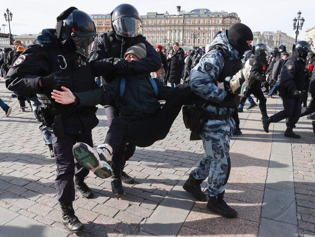 Putin’s Ukraine War leaves Russia trapped behind a new iron curtain