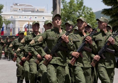 Servicemen of the military forces of South Ossetia attend an oath of allegiance ceremony in Tskhinvali, the capital of the breakaway region of South Ossetia, Georgia, July 5, 2015.