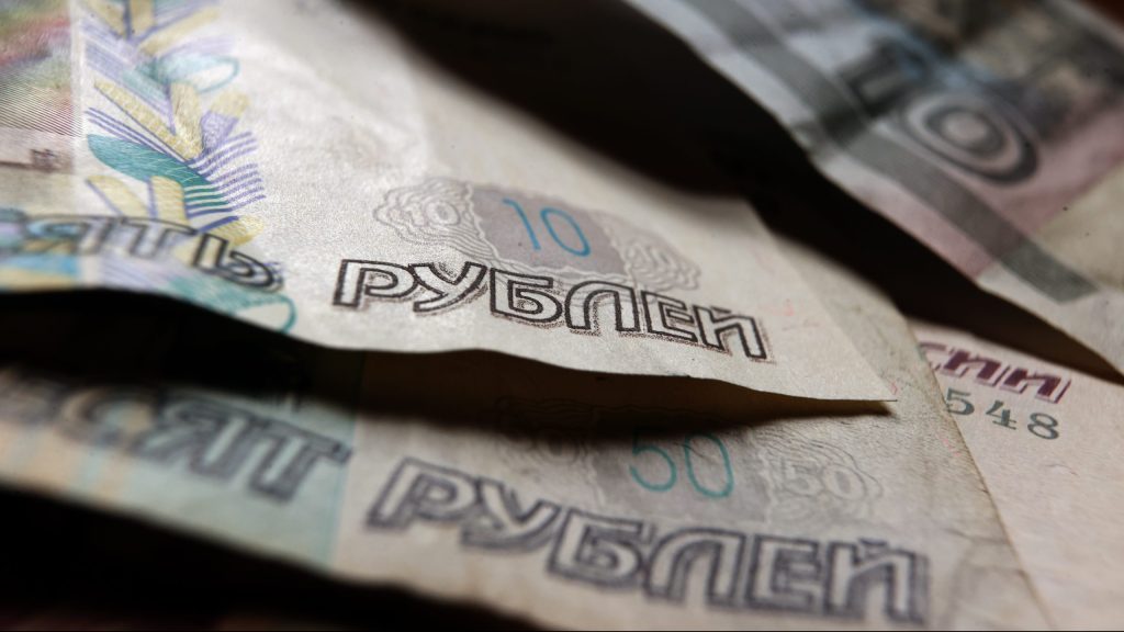 Don’t ignore the exchange rate: How a strong ruble can shield Russia