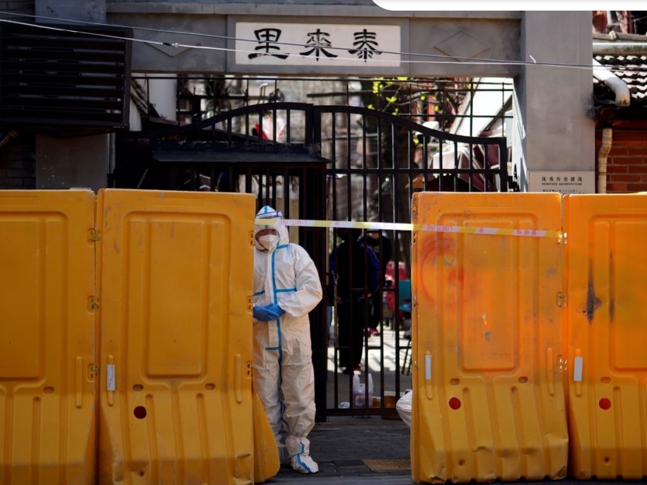 Overwhelmed by Omicron, Hong Kong Runs Out of Space for Its Dead - WSJ