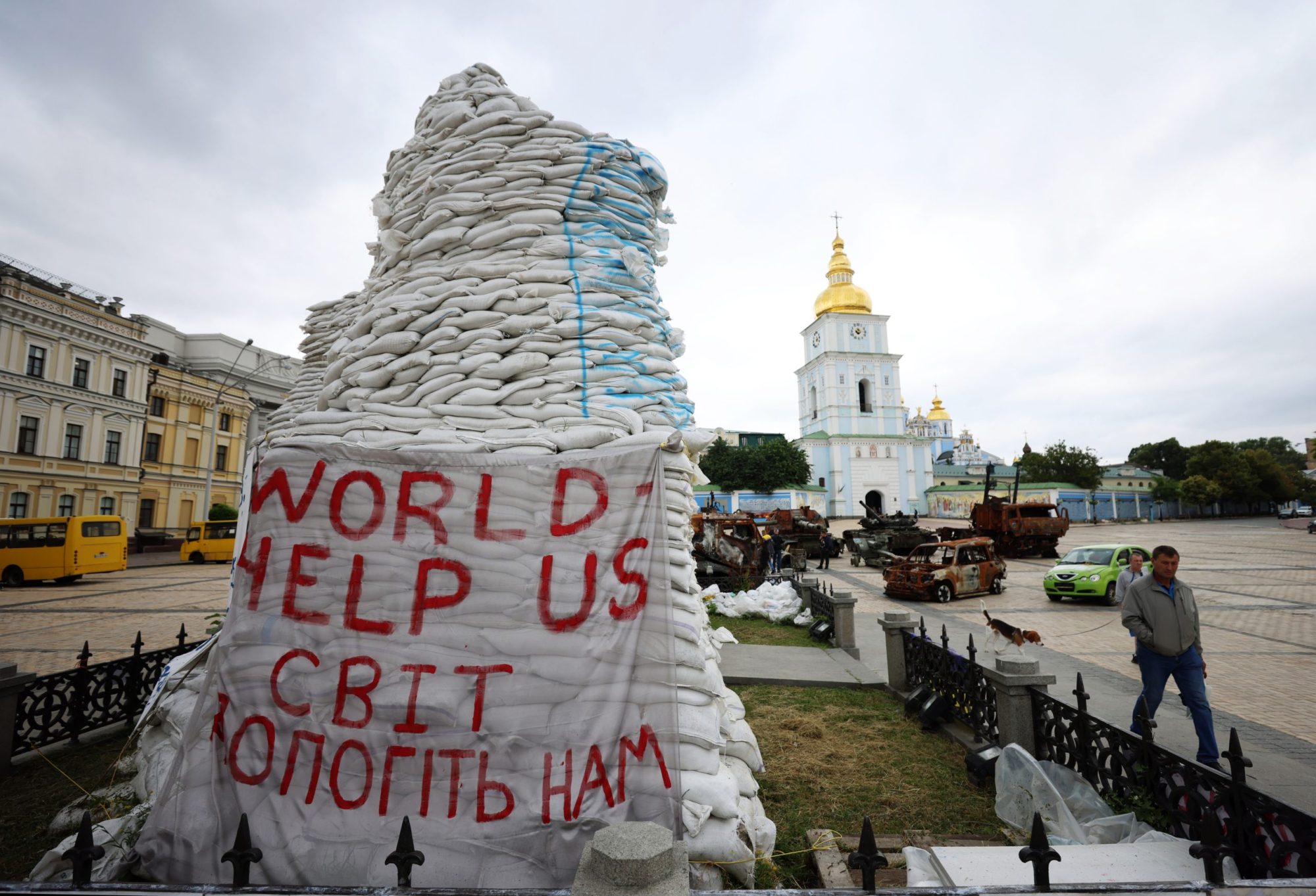 Vesten må iverksette hastetiltak for å forhindre kollapsen av den ukrainske økonomien