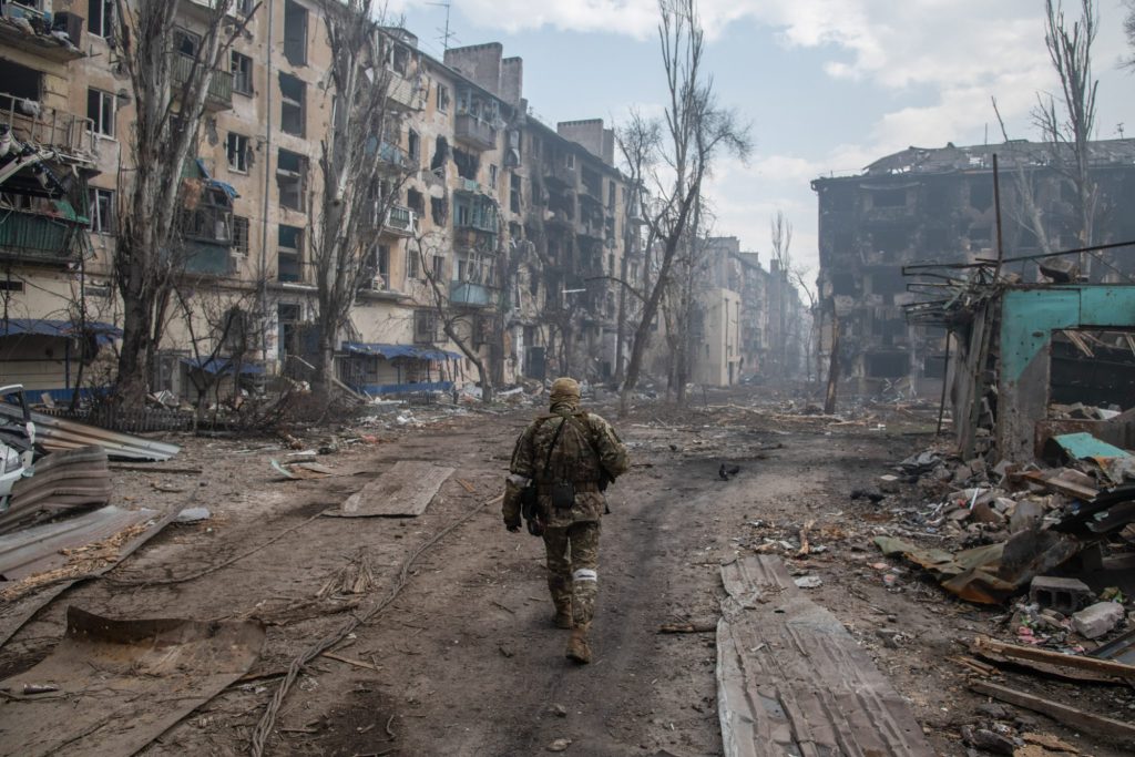 Ukrainian priest recounts escape from Russian siege of Mariupol