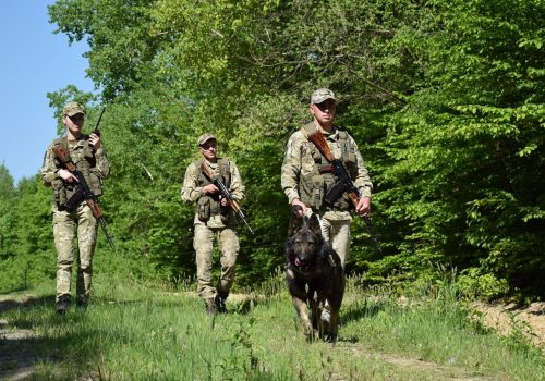 Ukrainian soldiers on patrol, August 29, 2022. (Source: Latin America News Agency via Reuters Connect)