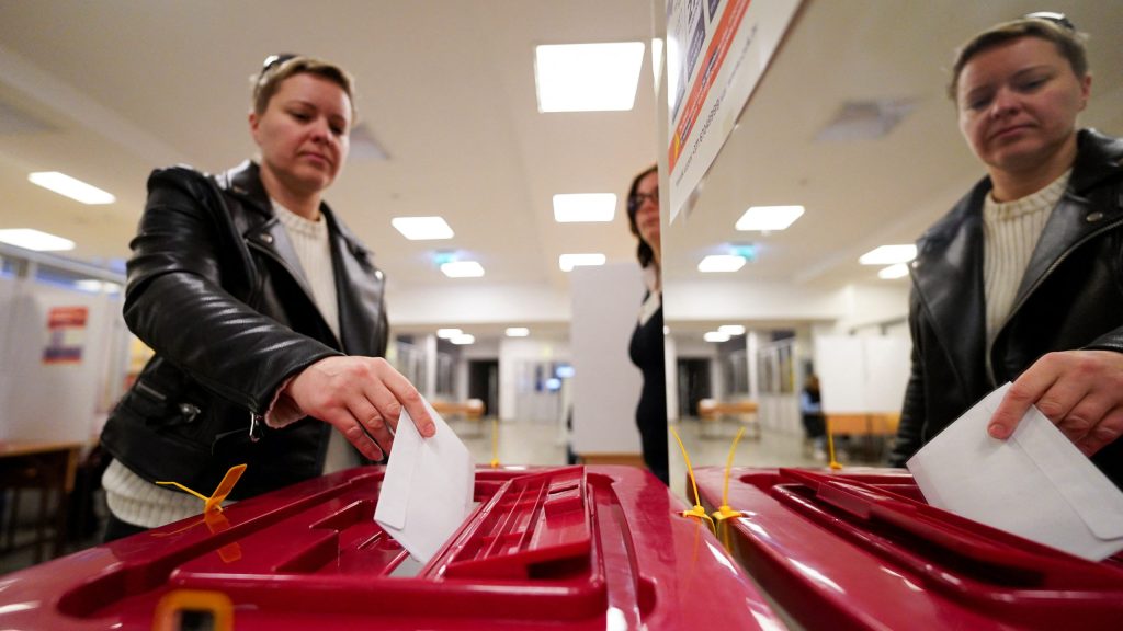 Russia’s war pushes Latvia’s voters to the center