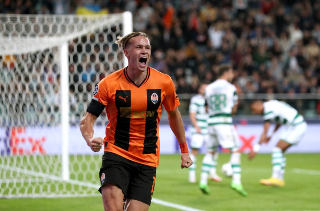 Shakhtar’s young Ukrainians roar as foreign soccer stars flee Putin’s war