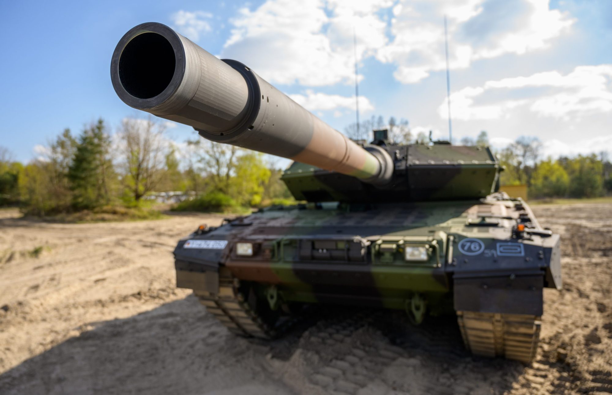 Leopard 2 Tanks to Go on Ukrainian Offensive. Main Features