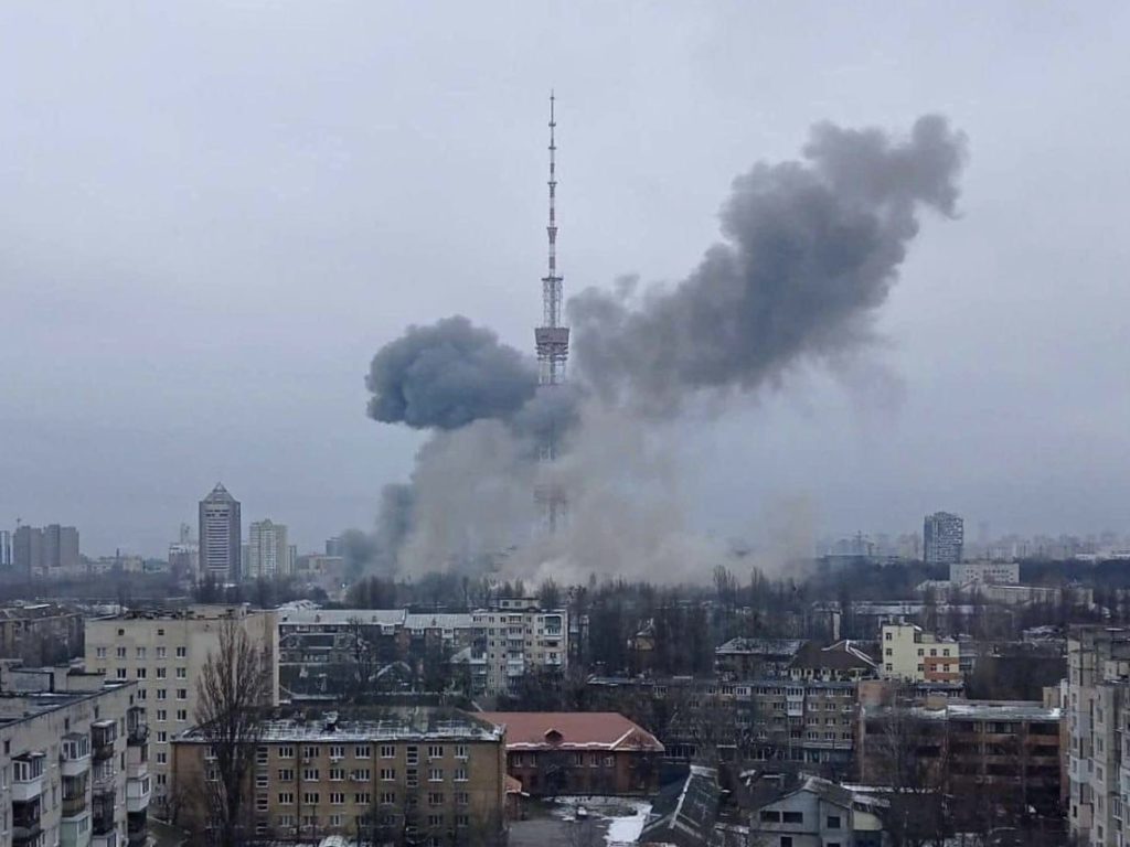 Russian bombardment of telecommunications antennas in Kiev