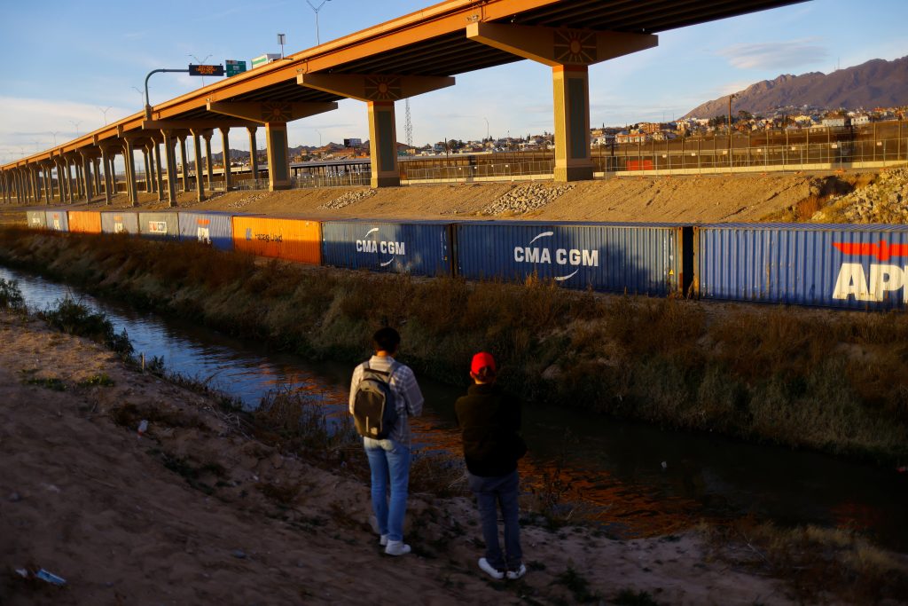 Ten minutes at the border