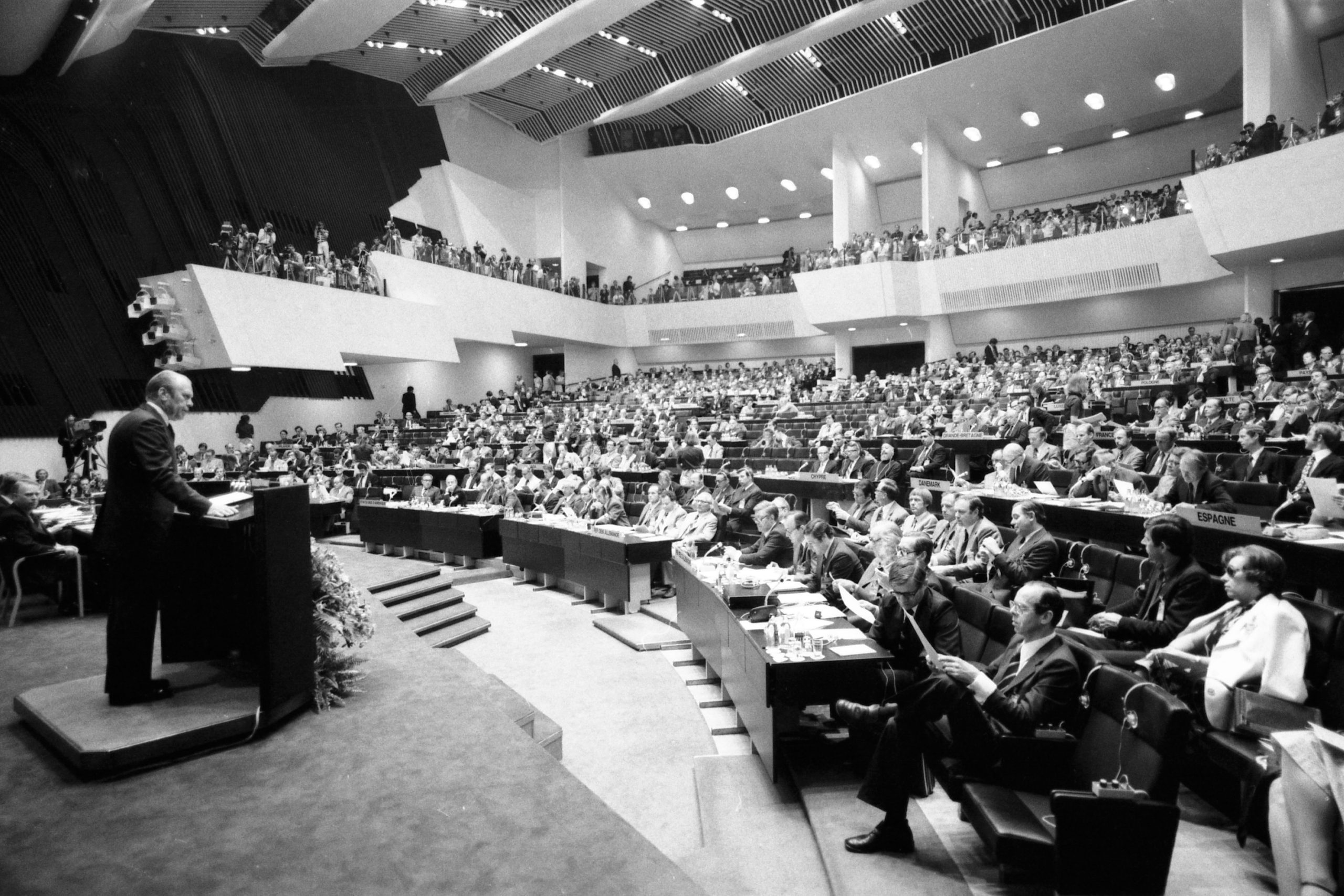 Pięćdziesiąt lat później Proces Helsiński stanowi punkt zwrotny dla praw człowieka w Europie