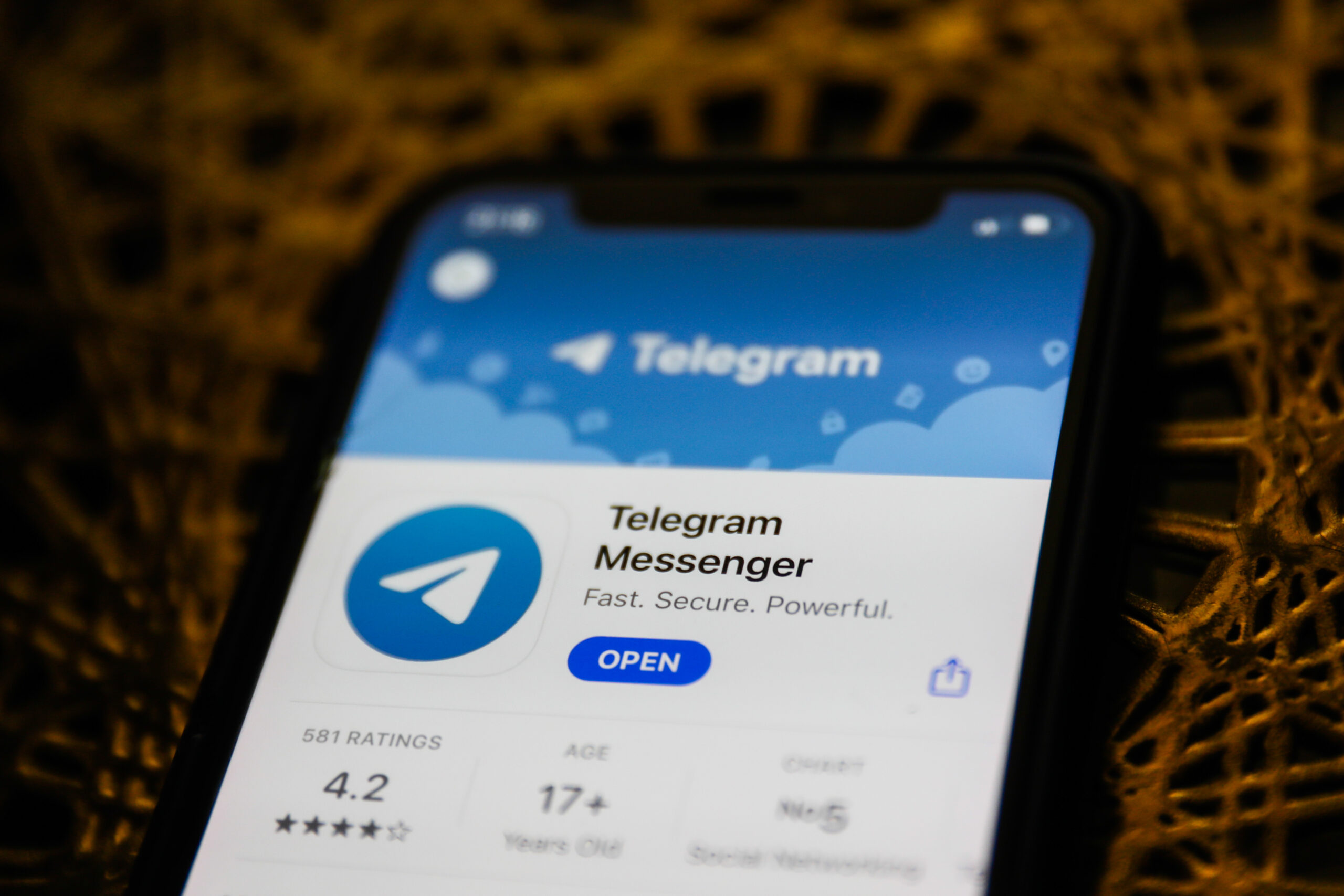 Telegram Explodes In Popularity: Reddit Users Migrate - ea54ajd