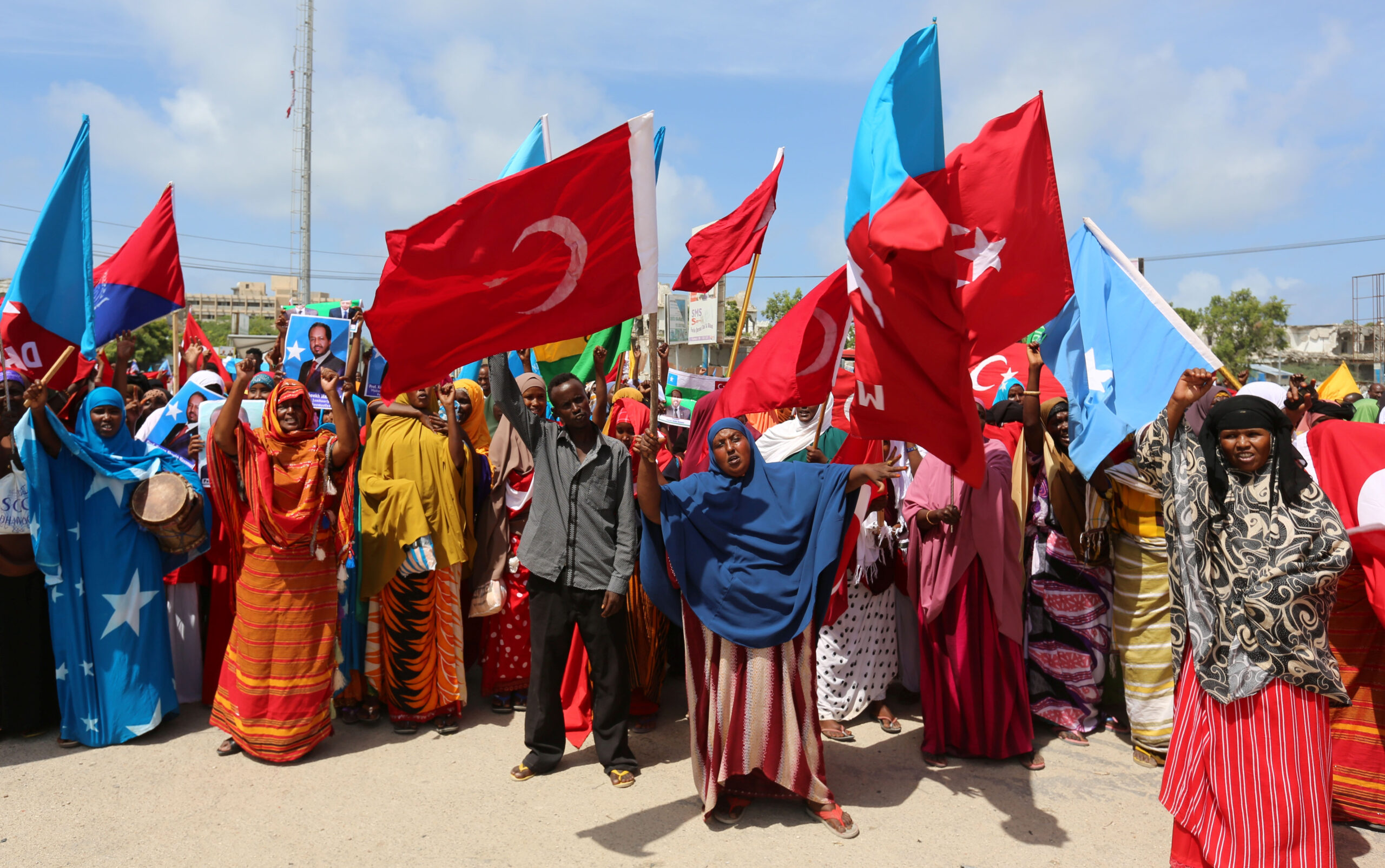 2016-07-16T120000Z_23596343_D1BETPXINBAB_RTRMADP_3_TURKEY-SECURITY-scaled.jpg (2560×1605)