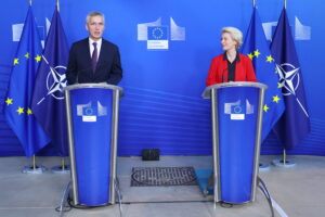 NATO Secretary General Jens Stoltenberg and European Commission President Ursula von der Leyen give a statement before a meeting with EU Commissioners in Brussels, Belgium, January 11, 2023.REUTERS/Johanna Geron