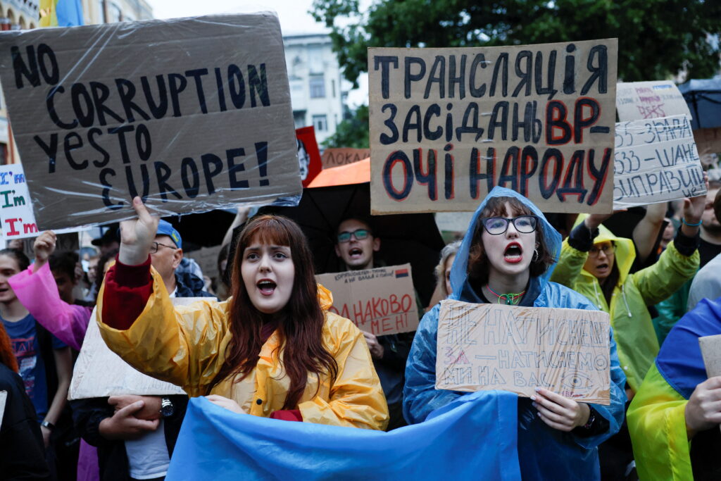 Fighting corruption strengthens Ukraine in the war against Russia