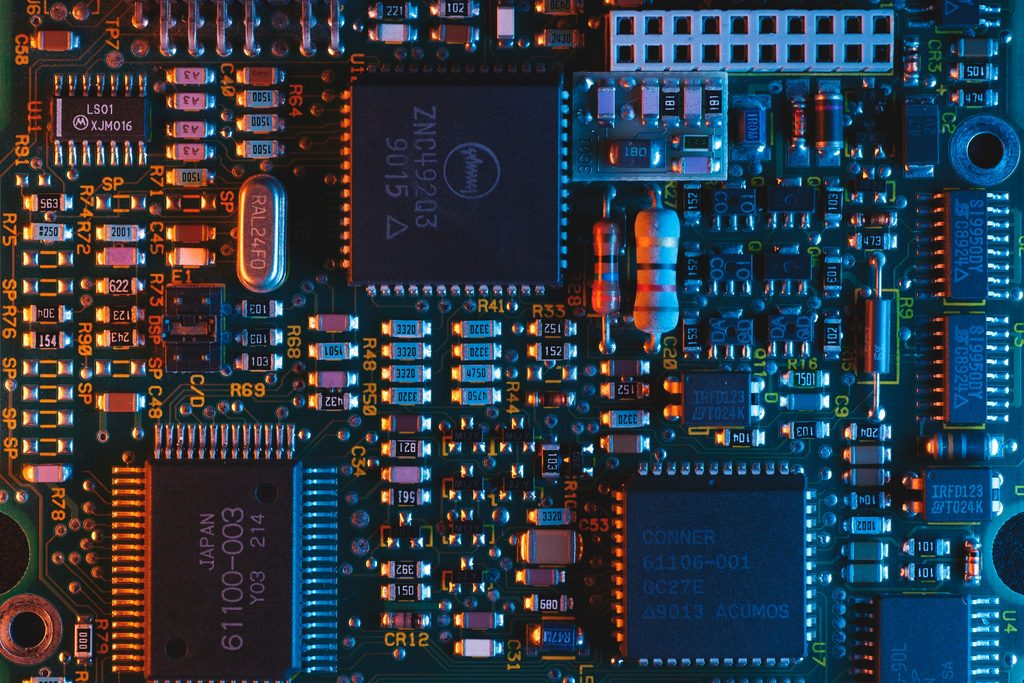 A printed circuit board of electronic device connecting electronic components